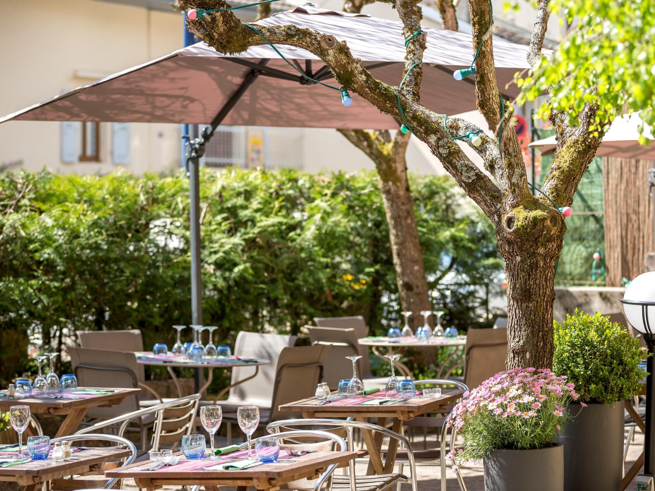 La Terrasse Fleurie, Logis, Hotel Et Restaurant Дівонн-ле-Бен Екстер'єр фото