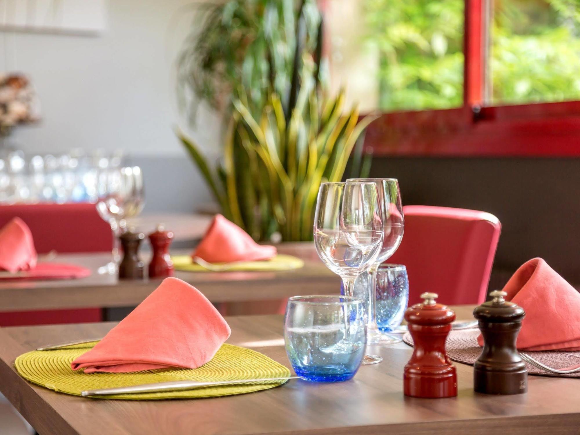 La Terrasse Fleurie, Logis, Hotel Et Restaurant Дівонн-ле-Бен Екстер'єр фото